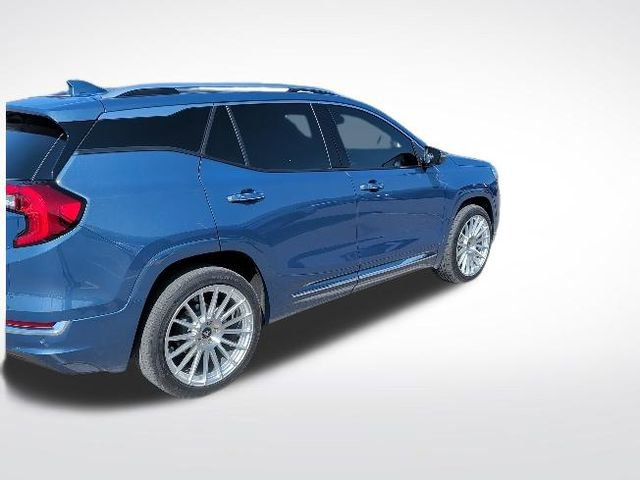 Used 2024 GMC Terrain Denali w/ Denali Premium Package AWD/4WD image 7