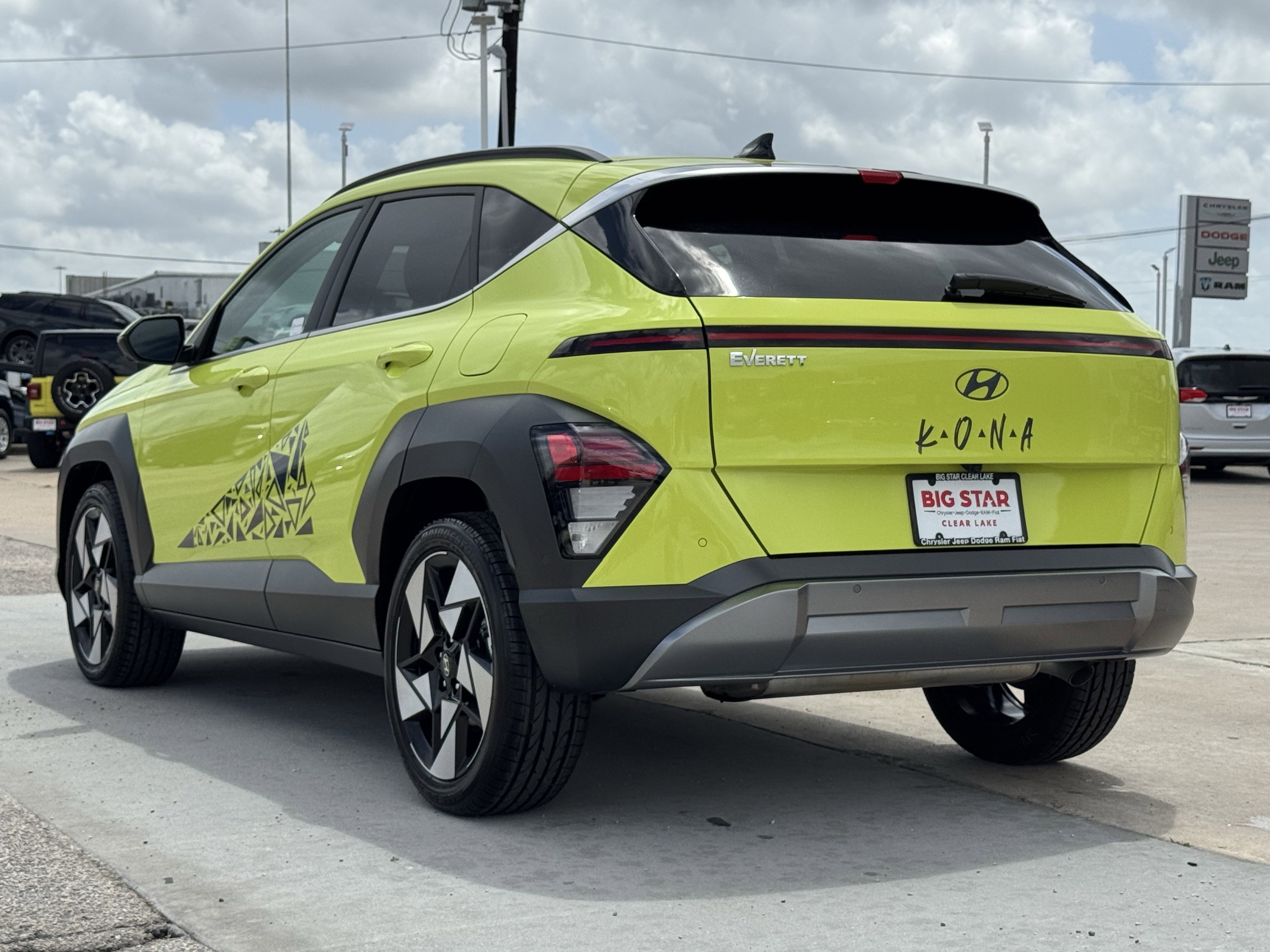 Used 2024 Hyundai Kona Limited FWD image 9