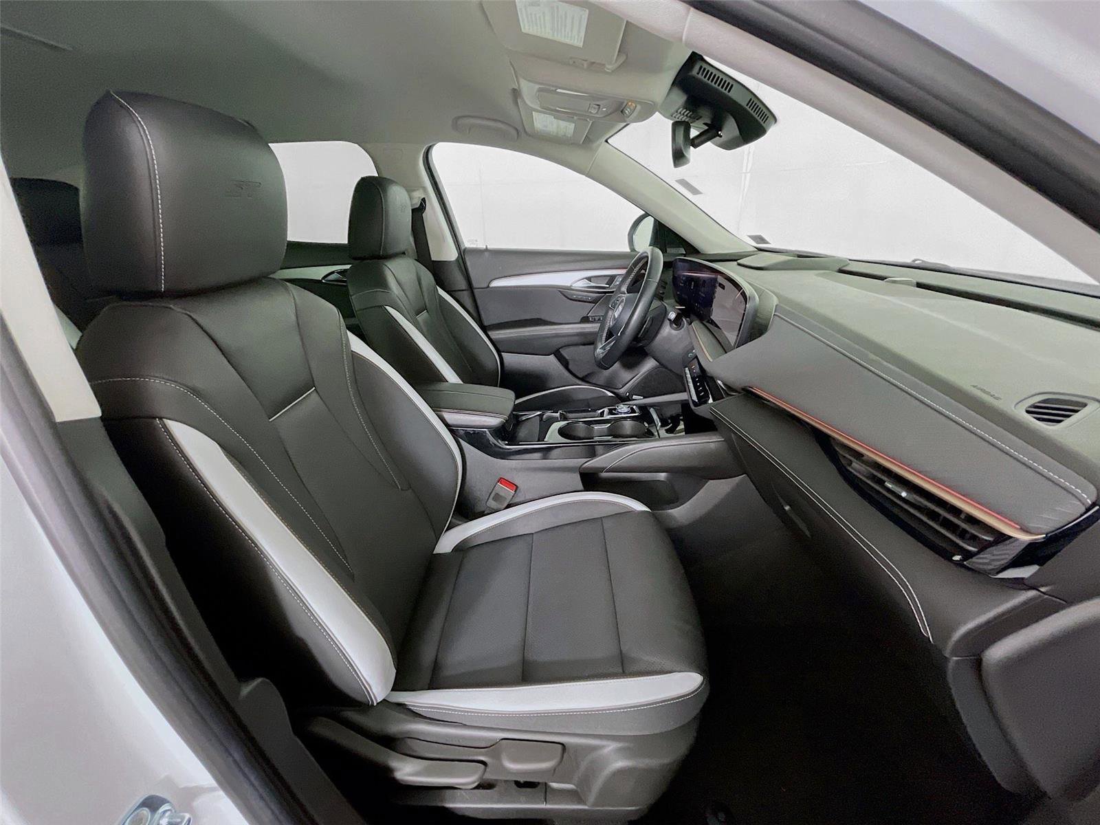 Used 2024 Buick Envision Sport Touring image 31