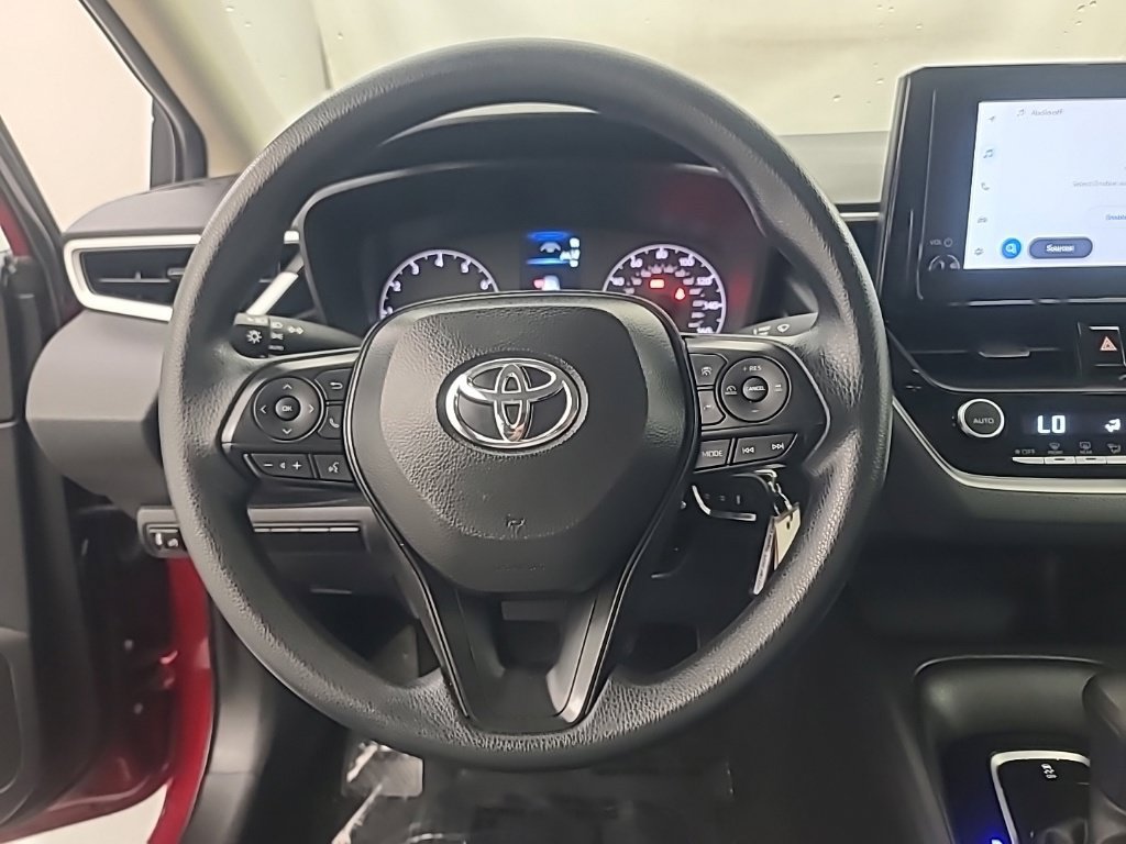 Used 2025 Toyota Corolla LE FWD image 31