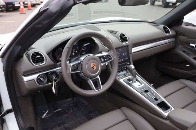 Used 2019 Porsche 718 Boxster image 25