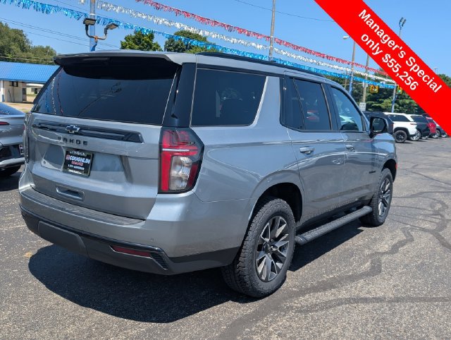 Used 2024 Chevrolet Tahoe Z71 w/ Luxury Package AWD/4WD image 8