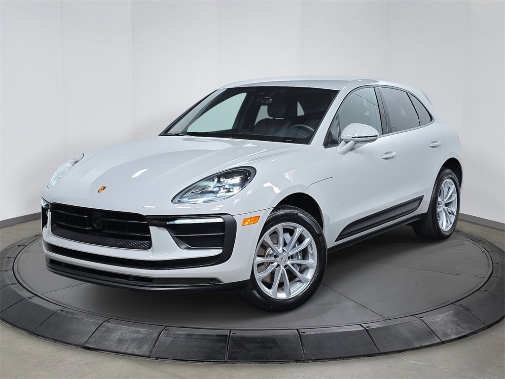 Certified 2025 Porsche Macan video 1