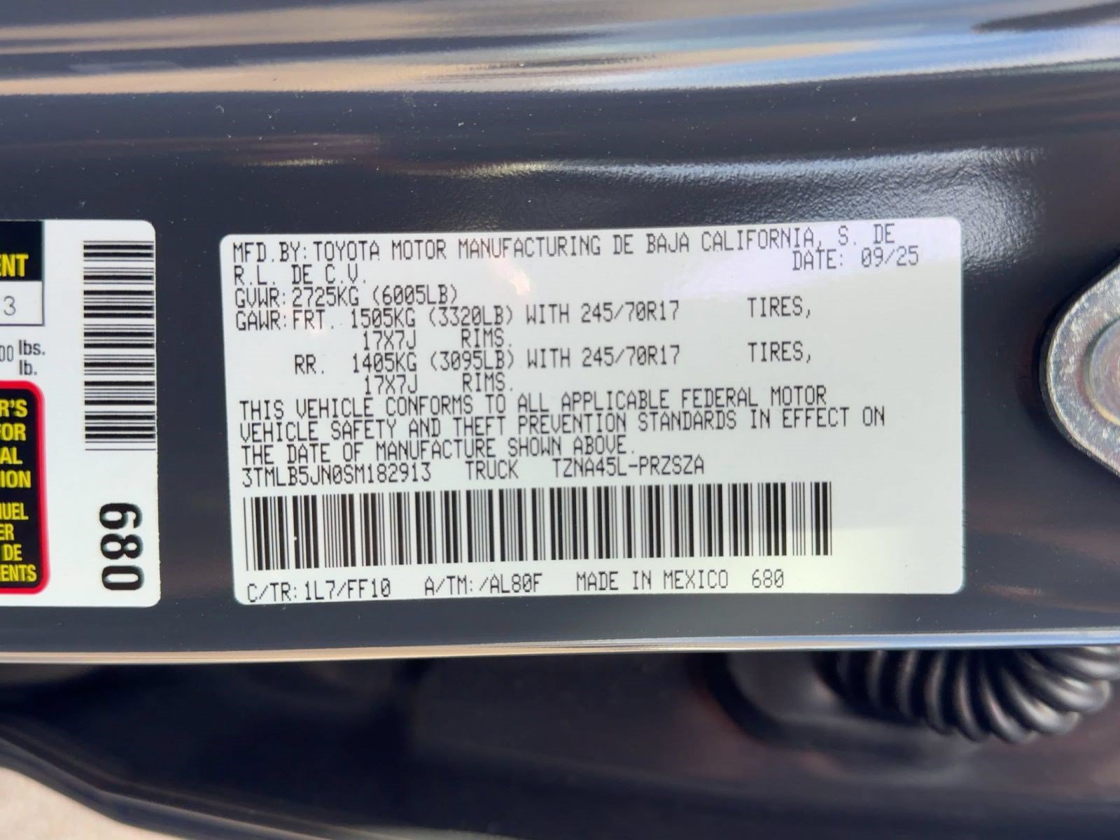 Used 2025 Toyota Tacoma SR5 AWD/4WD image 18