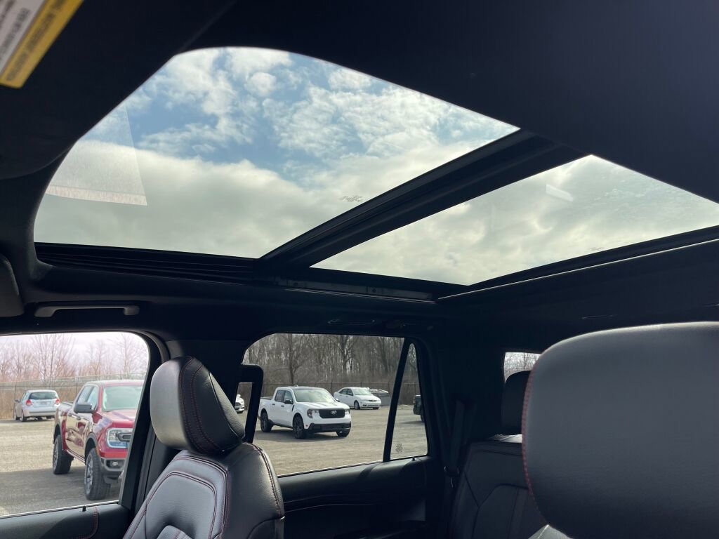 Used 2021 Ford Expedition Limited image 9