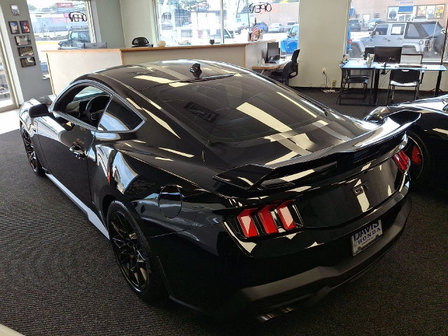 Used 2024 Ford Mustang GT Premium w/ GT Performance Package RWD image 4