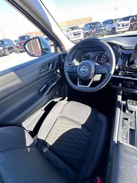 Certified 2024 Nissan Pathfinder SV w/ SV Premium Package image 26