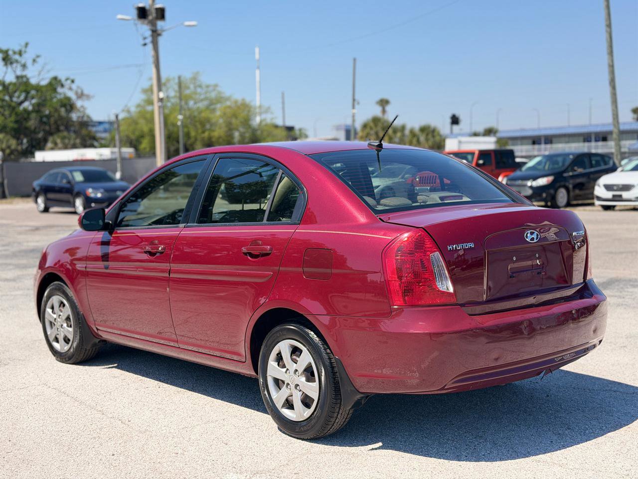 Used 2011 Hyundai Accent GLS image 3