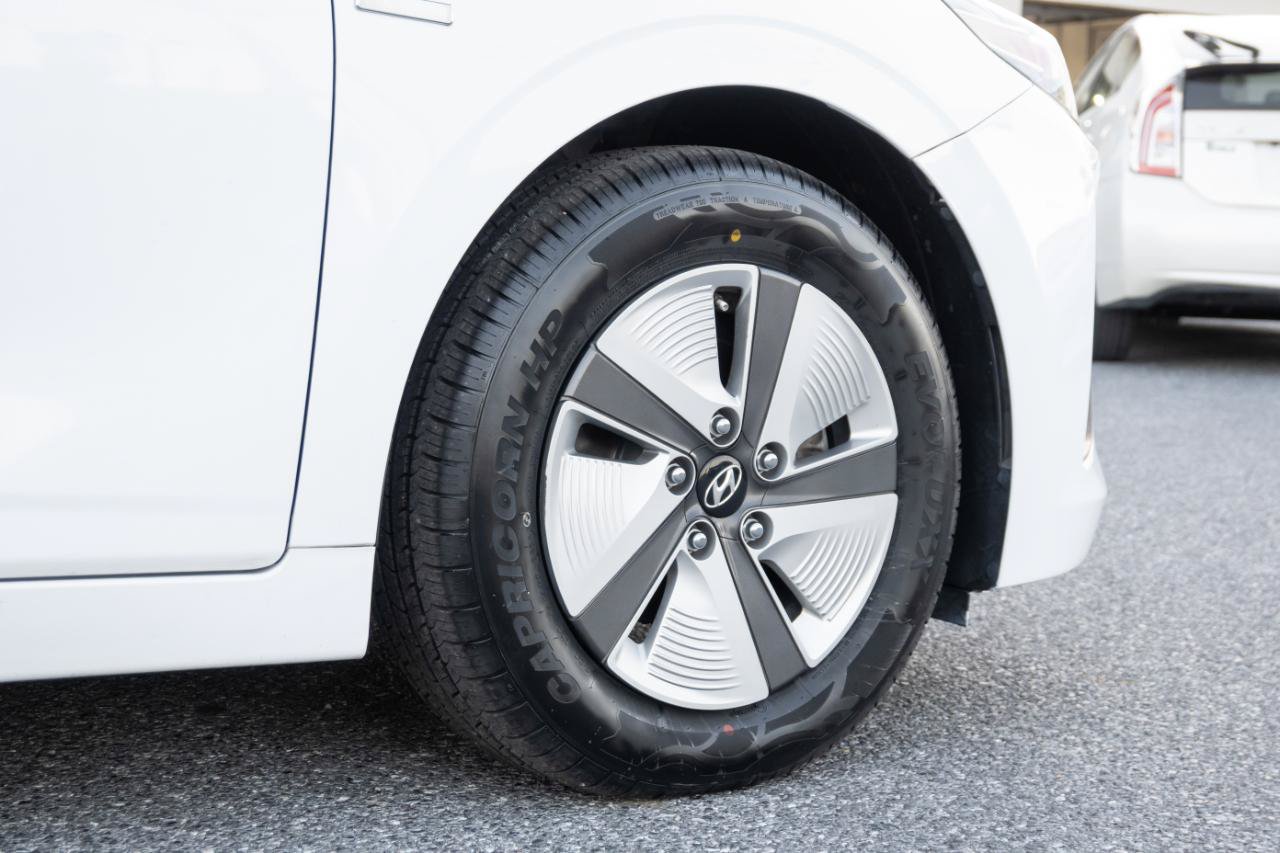 Used 2019 Hyundai Ioniq Blue FWD image 12