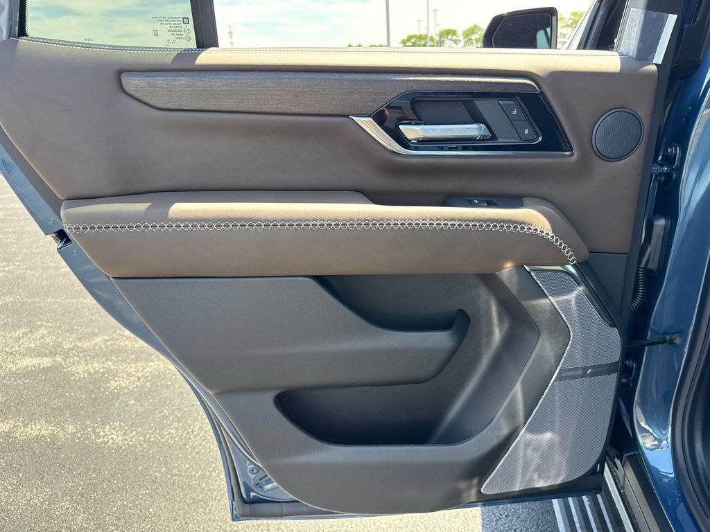 New 2026 GMC Yukon Denali Ultimate AWD/4WD image 32