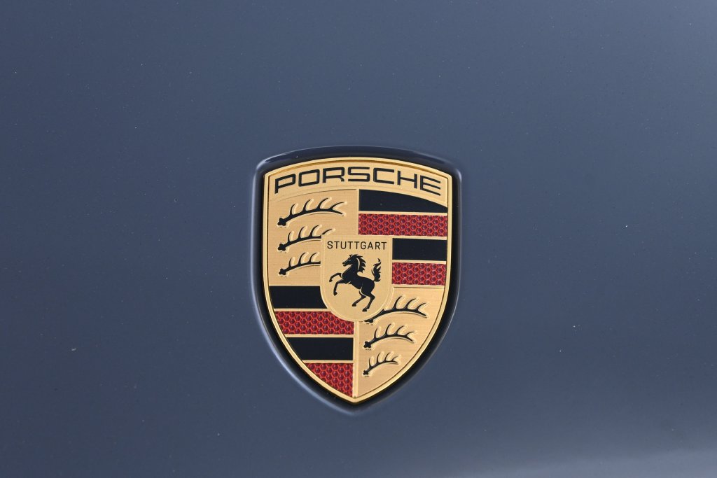 Certified 2025 Porsche Macan Electric RWD image 31