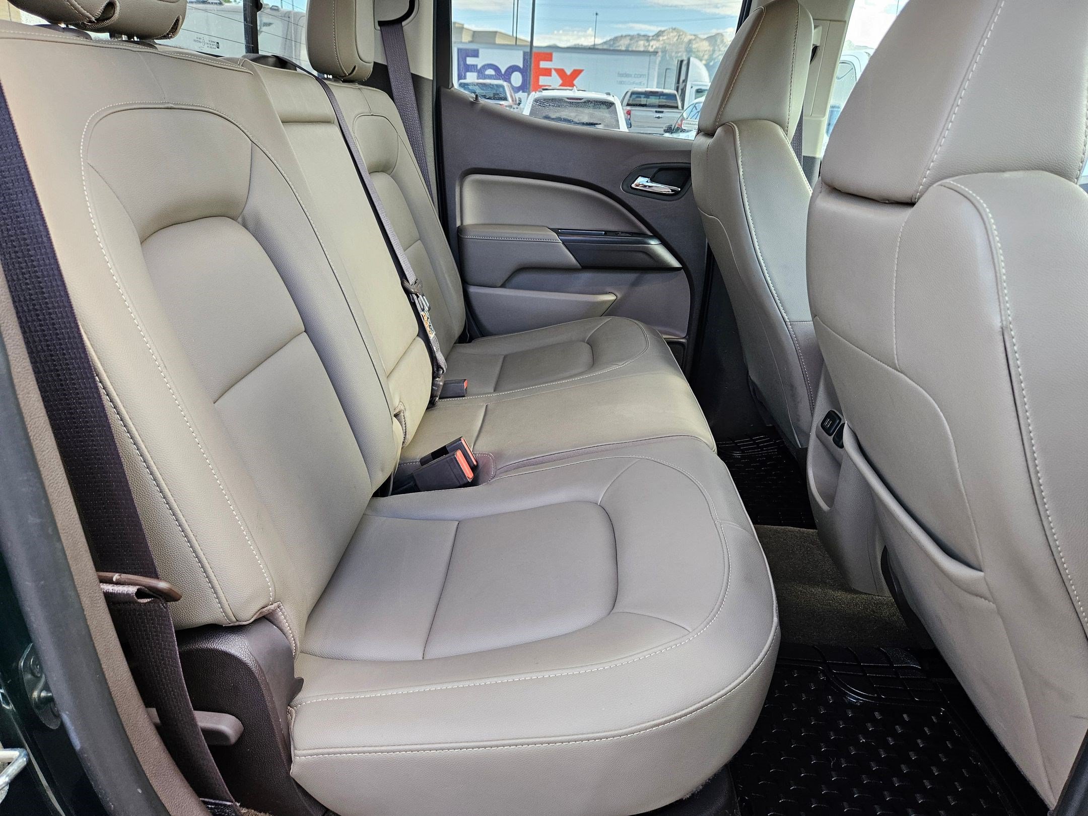 Used 2015 GMC Canyon SLT w/ Driver Alert Package AWD/4WD image 30