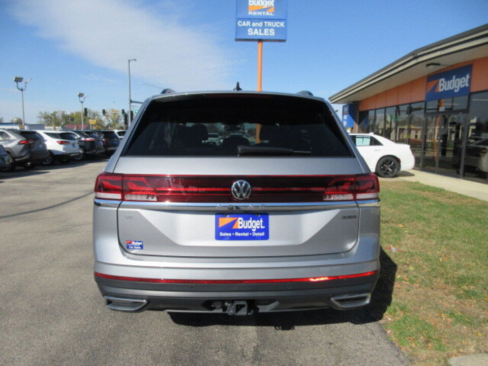 Used 2025 Volkswagen Atlas SE image 4