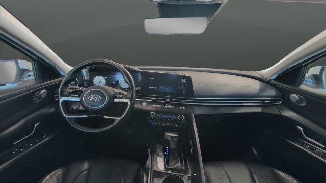 Used 2022 Hyundai Elantra Limited FWD image 11