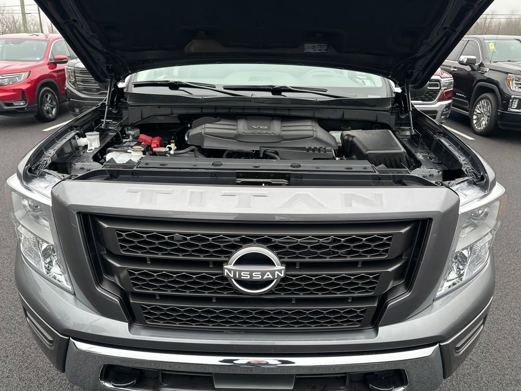Used 2024 Nissan Titan SV image 10