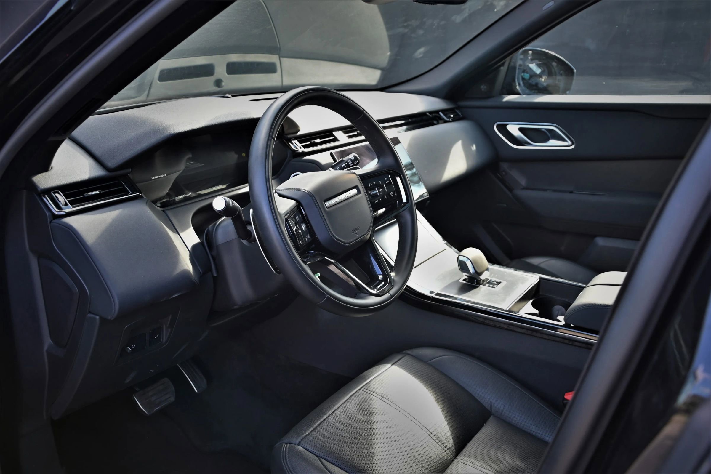 Used 2025 Land Rover Range Rover Velar Dynamic SE image 12