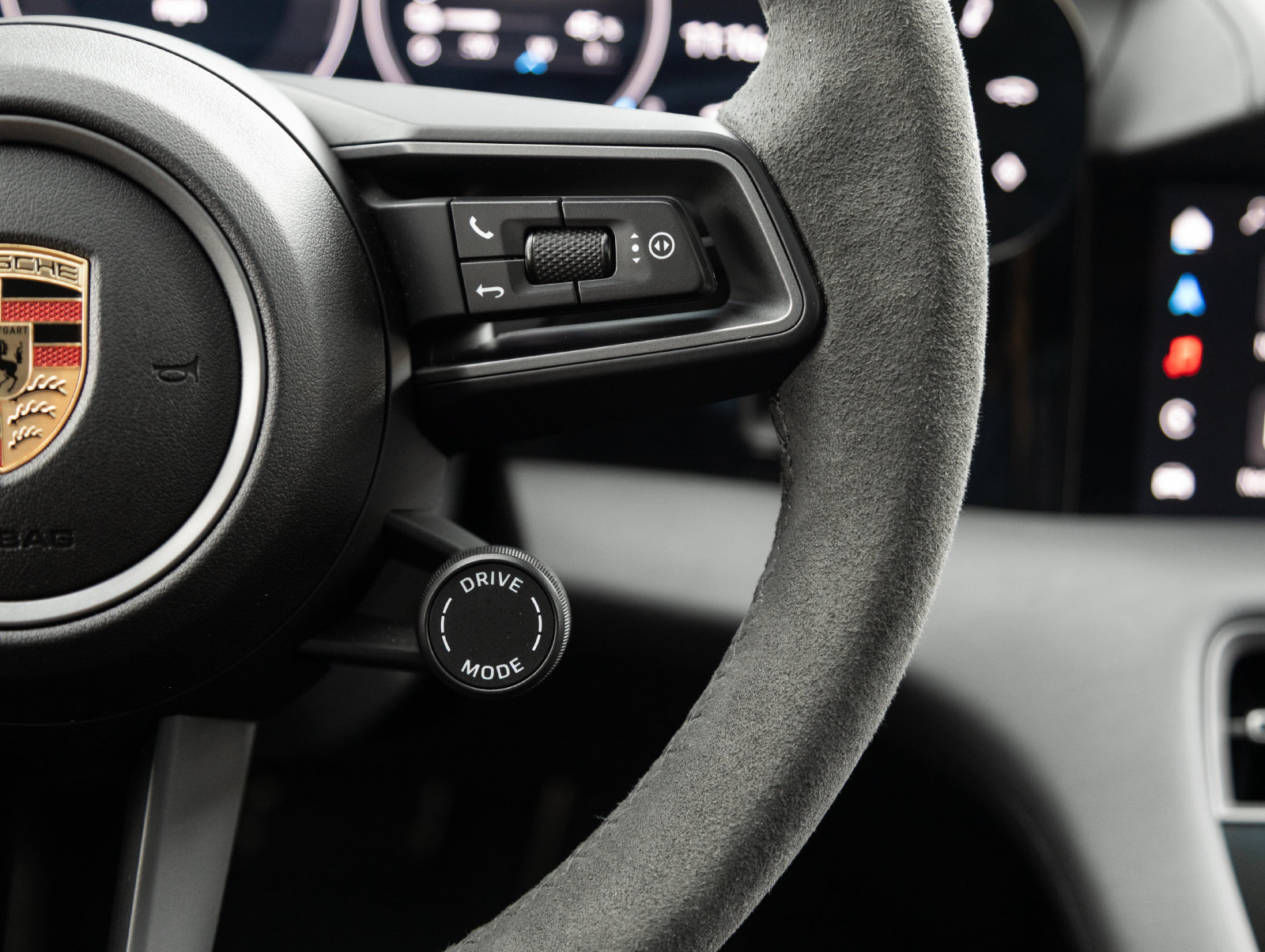 Certified 2025 Porsche Taycan AWD/4WD image 16