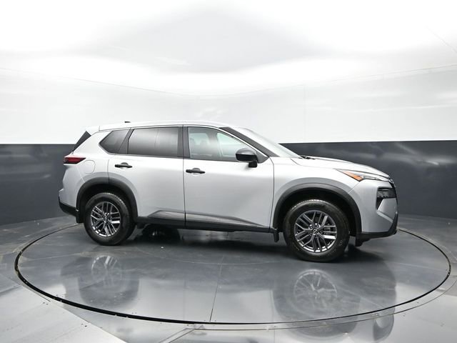 Used 2024 Nissan Rogue S AWD/4WD image 6