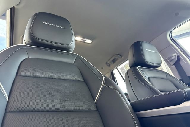 New 2026 GMC Terrain Denali w/ LPO, Floor Liner Package image 19