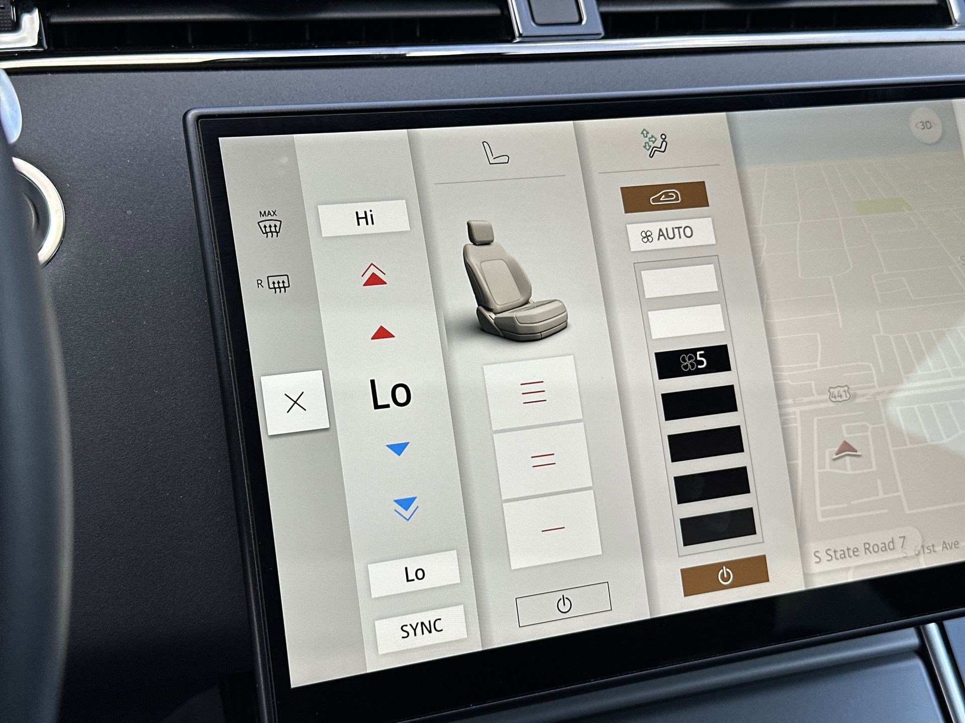 Used 2025 Land Rover Range Rover Evoque S AWD/4WD image 17