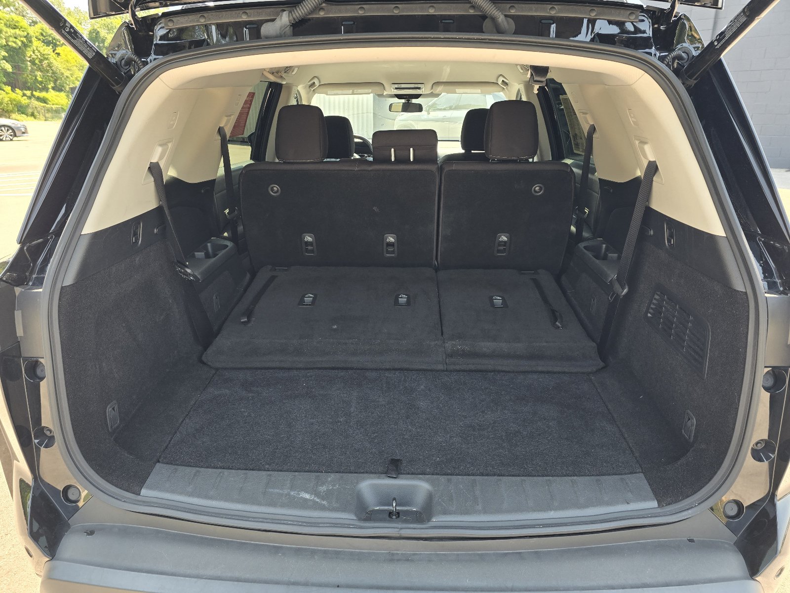 Certified 2025 Nissan Pathfinder SV FWD image 26