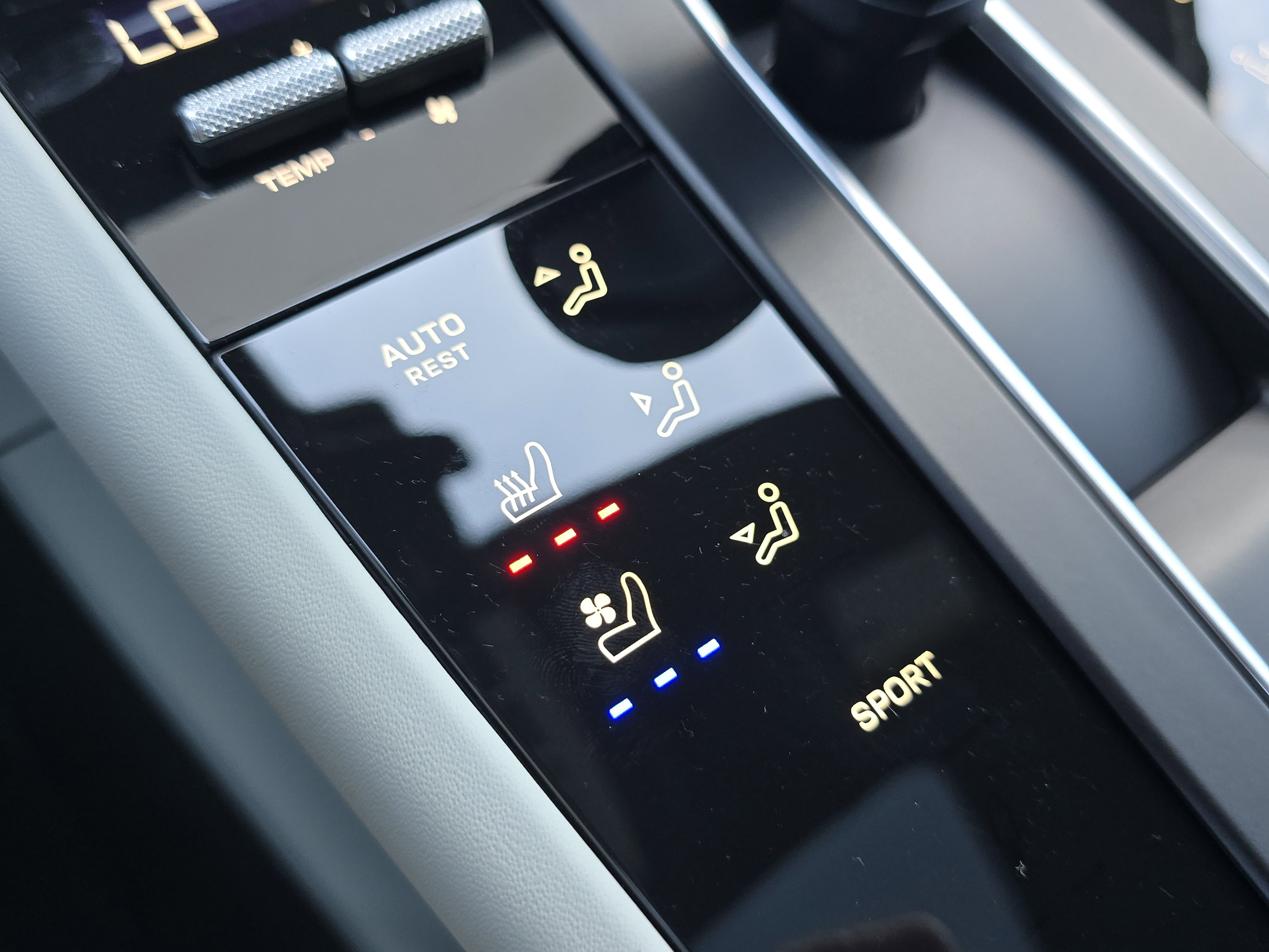 New 2026 Porsche Macan image 25