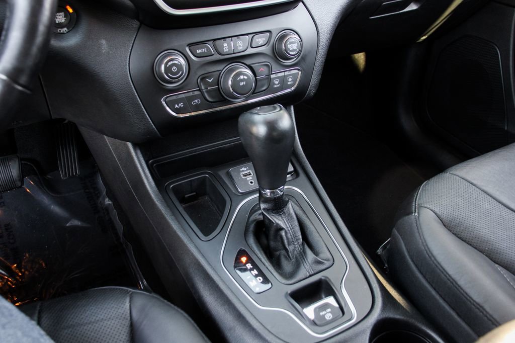 Used 2021 Jeep Cherokee Latitude Lux image 29