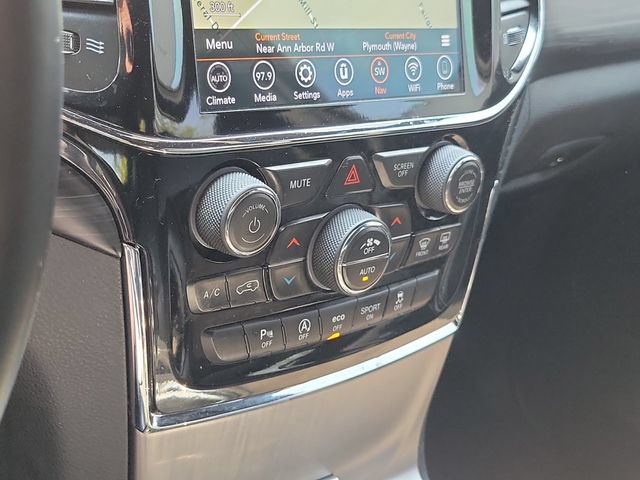 Used 2020 Jeep Grand Cherokee Altitude AWD/4WD image 19