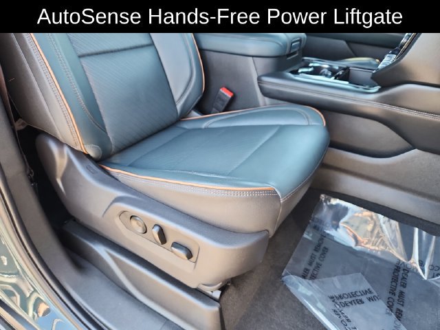 Used 2025 GMC Yukon AT4 w/ LPO, Floor Liner Package AWD/4WD image 24