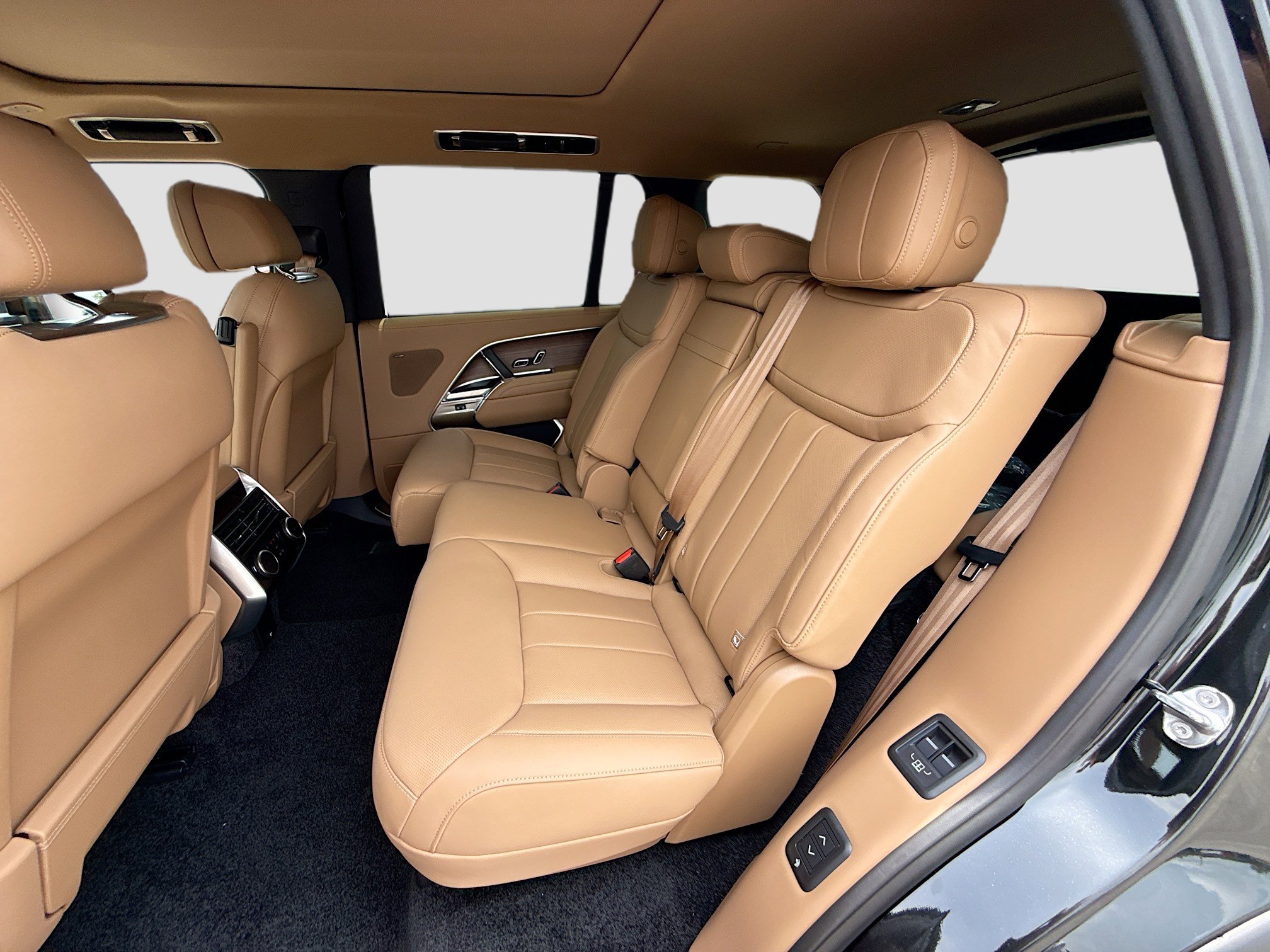 New 2026 Land Rover Range Rover Long Wheelbase SE AWD/4WD image 22