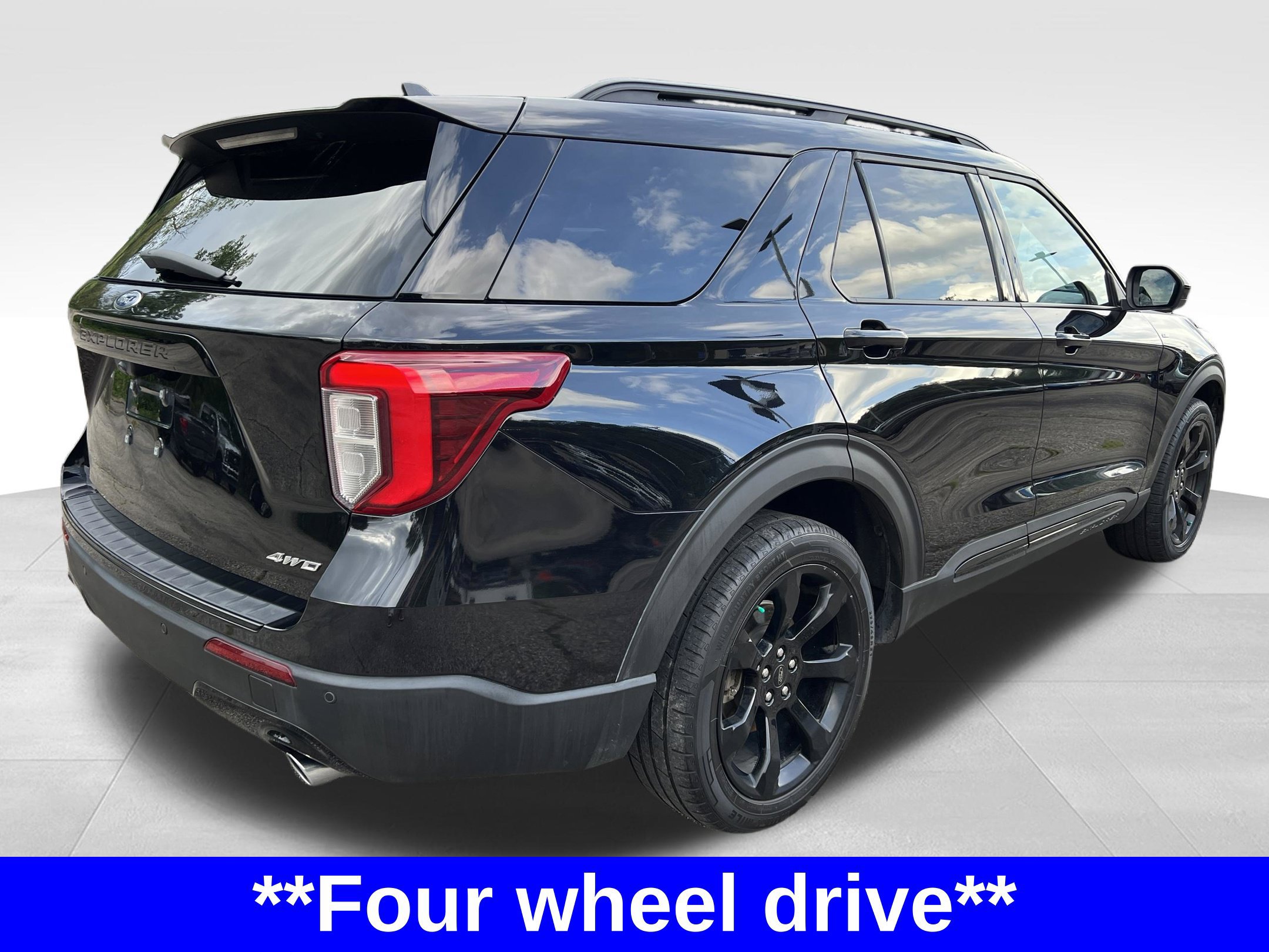 Used 2023 Ford Explorer ST-Line AWD/4WD image 7