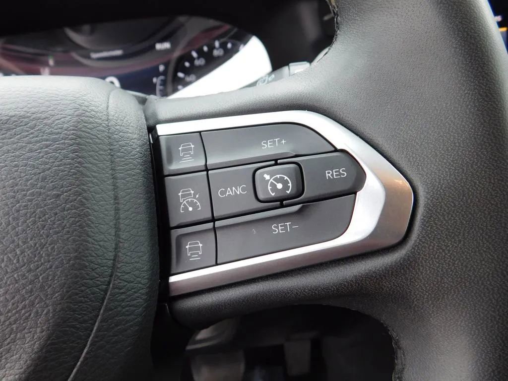 Used 2023 Jeep Compass Limited image 22