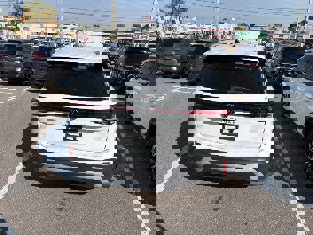 Used 2025 Volkswagen Tiguan S image 8