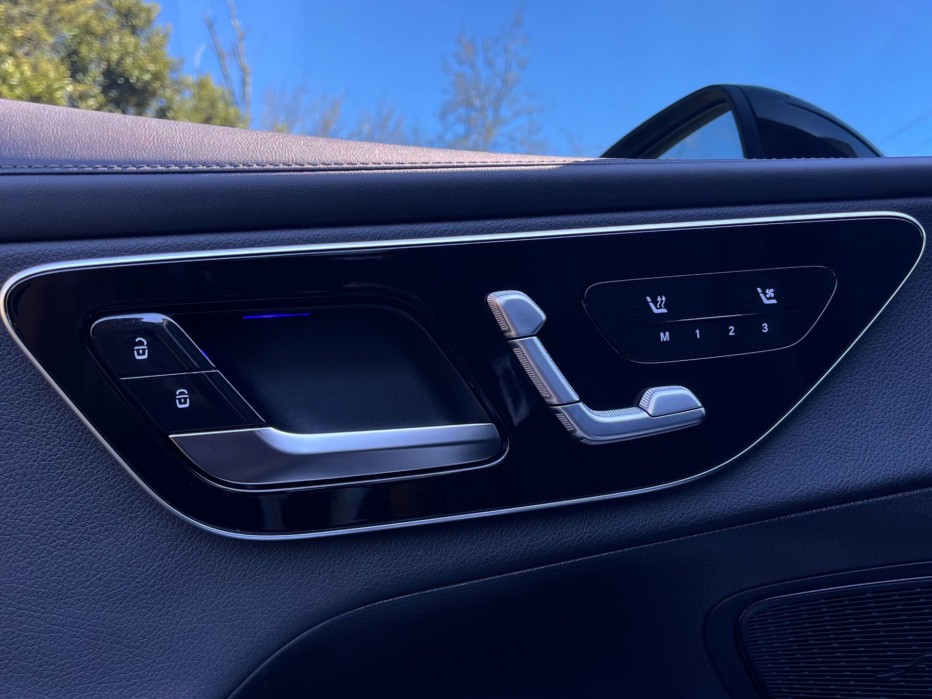 Used 2025 Mercedes-Benz GLC 300 4MATIC NIGHT PKG, AMG LINE PKG image 66