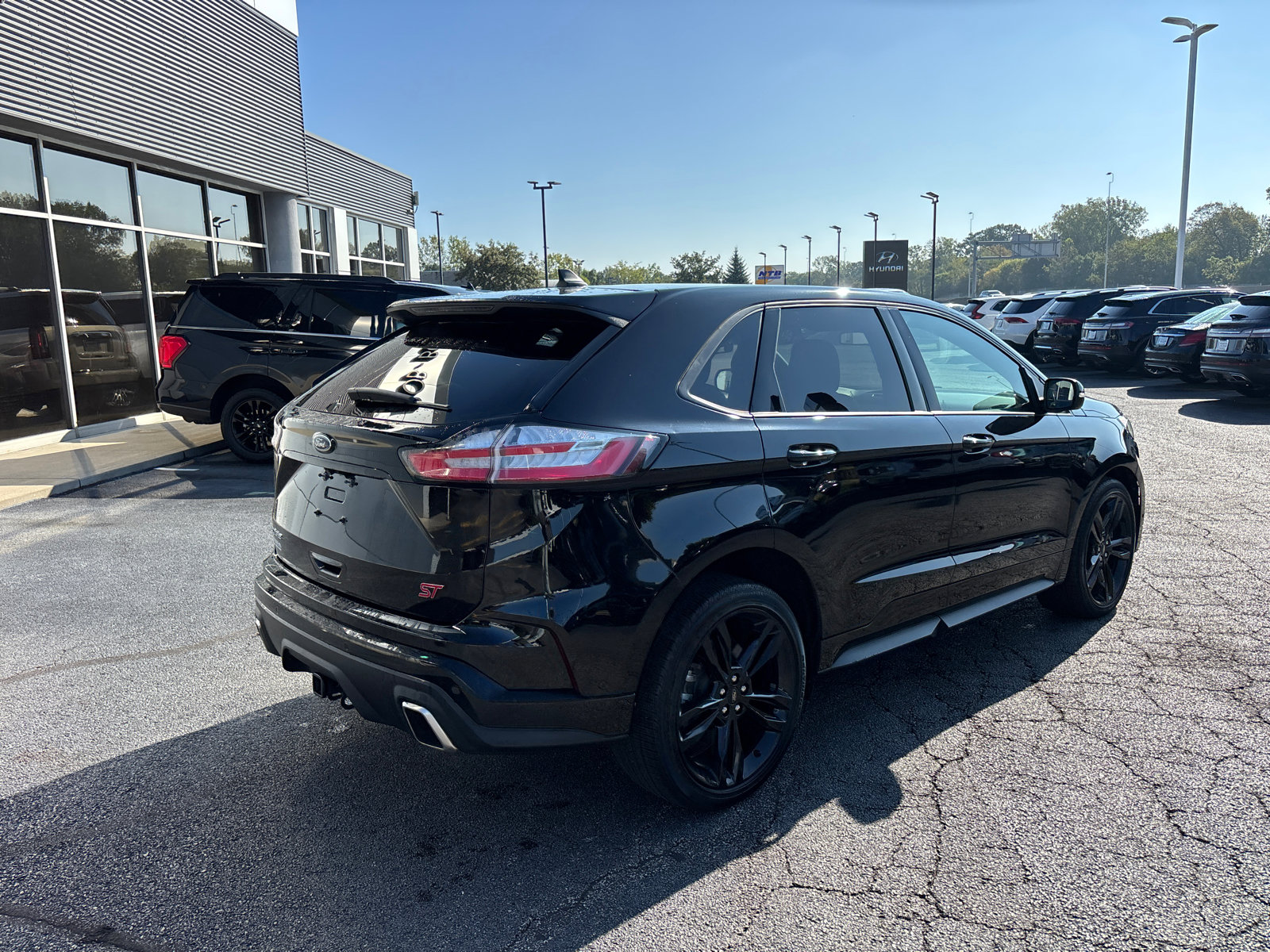 Used 2020 Ford Edge ST w/ Equipment Group 401A image 7