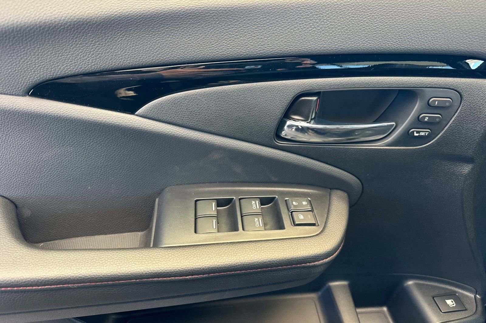 New 2026 Honda Ridgeline Black Edition image 11