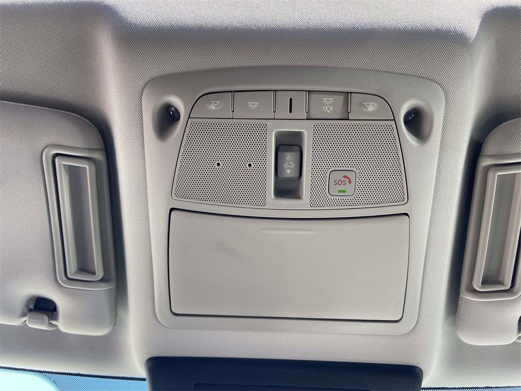 Used 2021 Nissan Armada SL w/ Captain's Chairs Package image 22