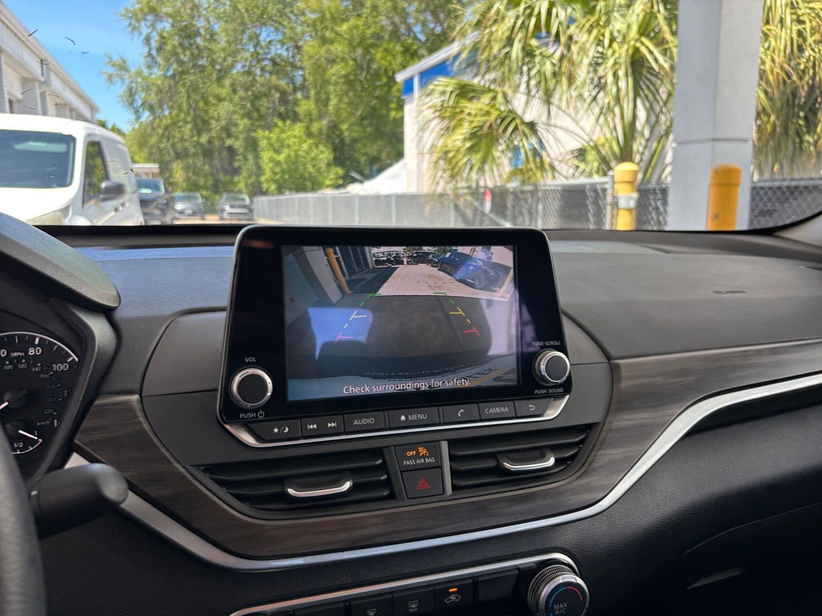 Used 2025 Nissan Altima 2.5 SV image 24