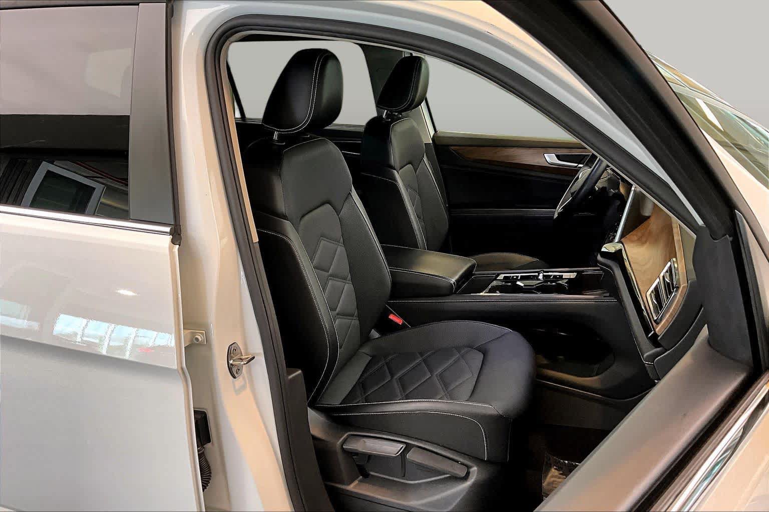 Used 2024 Volkswagen Atlas SE FWD image 9