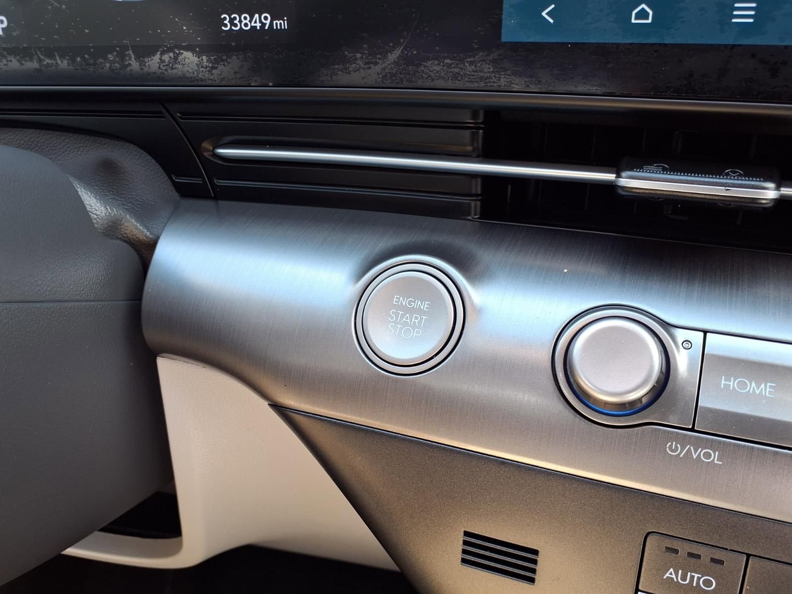 Used 2024 Hyundai Kona Limited image 12