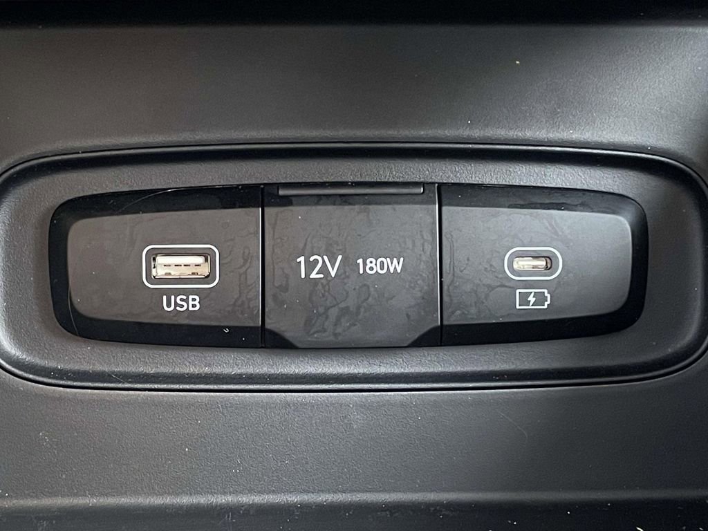 Certified 2024 Hyundai Venue SEL image 19