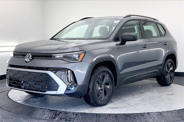 New 2026 Volkswagen Taos S image 2