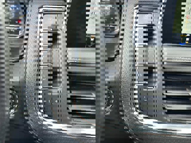 Used 2022 GMC Yukon SLT w/ SLT Luxury Package image 26