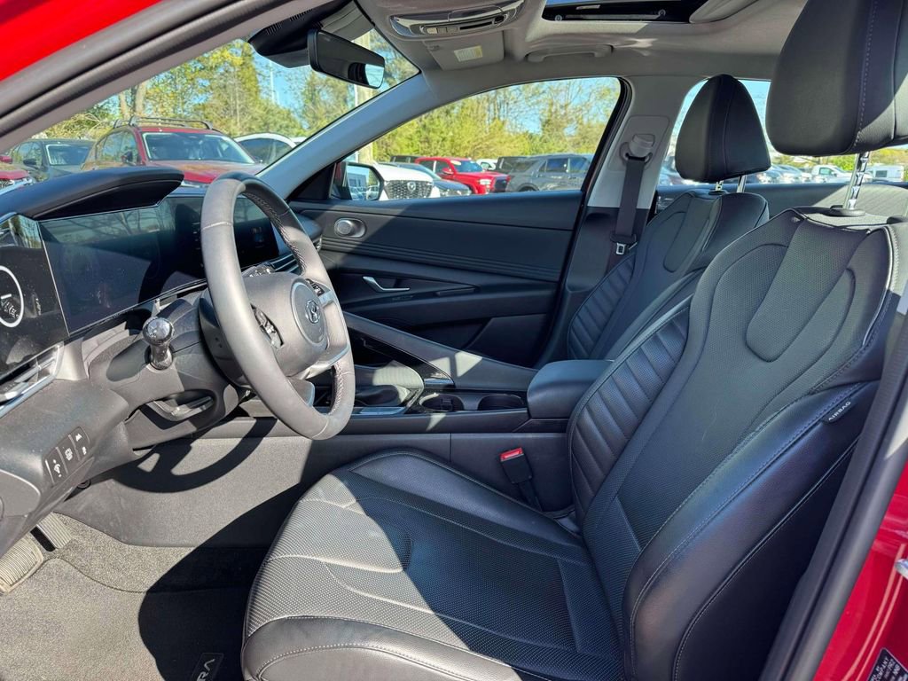 Used 2023 Hyundai Elantra Limited FWD image 16