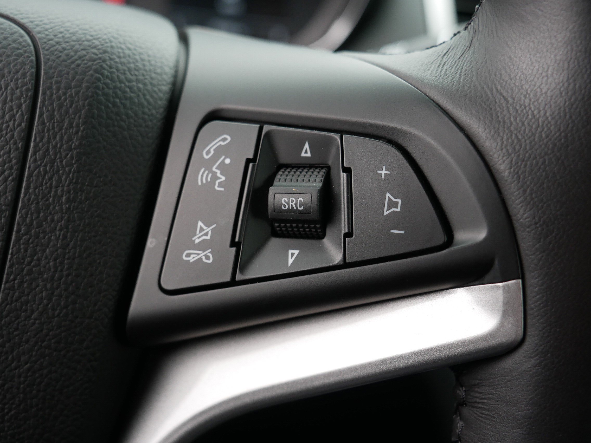 Used 2022 Chevrolet Trax LT w/ Sport Edition image 29