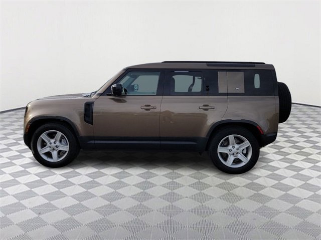 Used 2020 Land Rover Defender 110 SE image 4