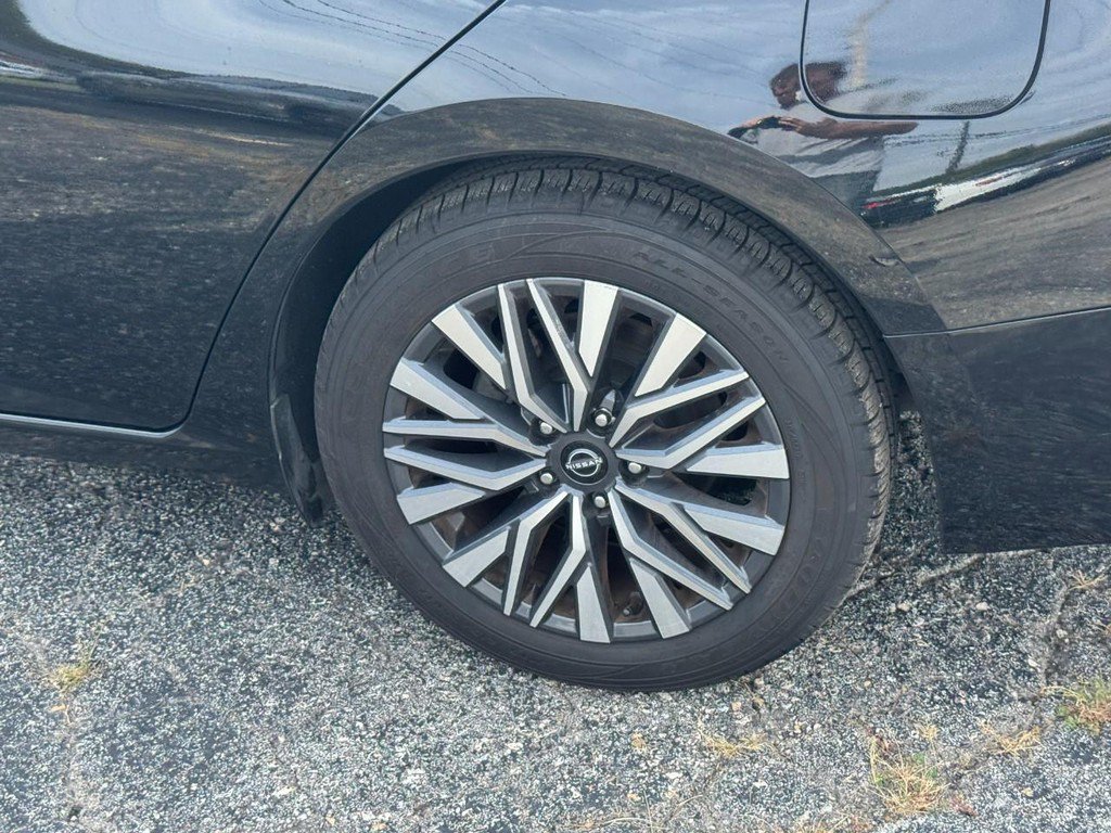 Used 2024 Nissan Altima 2.5 SV FWD image 7