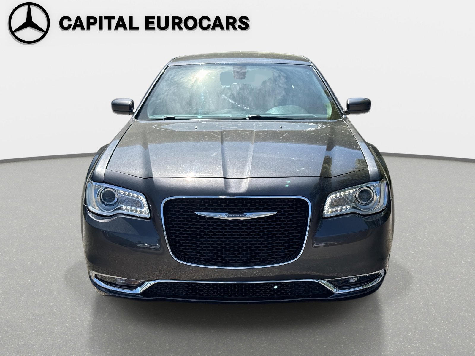 Used 2015 Chrysler 300 Limited w/ Driver Convenience Group image 2