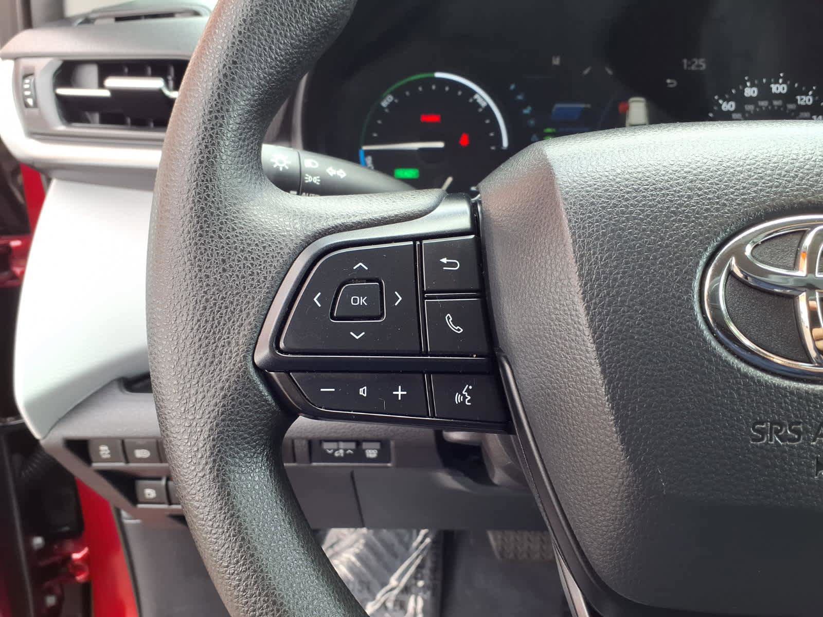 Certified 2025 Toyota Sienna LE FWD image 10