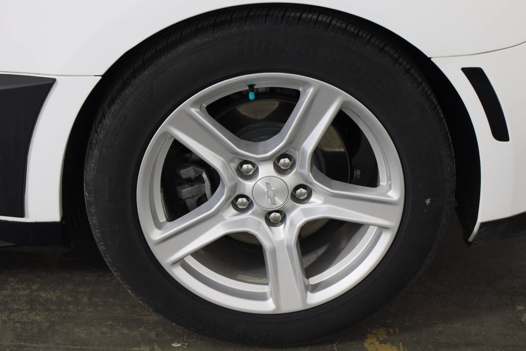 Used 2023 Chevrolet Camaro LT RWD image 33
